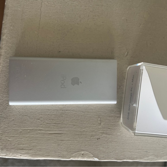 Vintage iPod Nano gray 2gb 500 songs - Picture 4 of 4